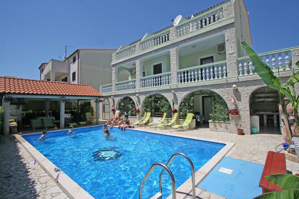 Apartments & Rooms Lo & Mar Medulin Kültér fotó